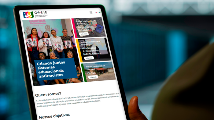 Mockup com o site do GARJE