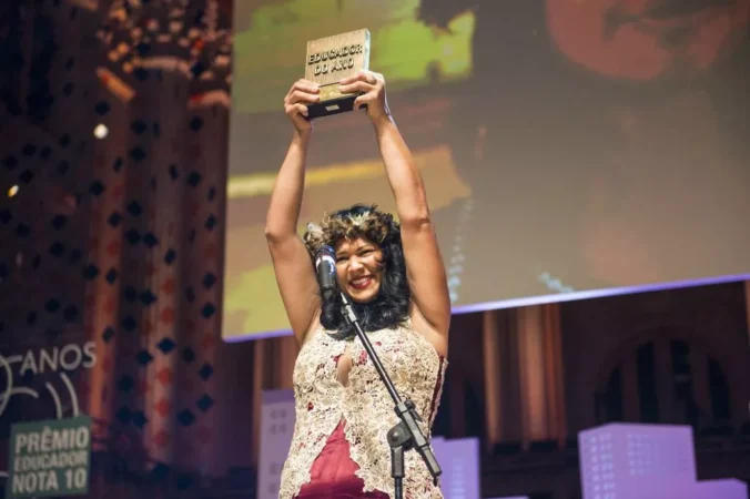 Professora indígena Elisângela Dell-Armelina Suruí, vencedora do Prêmio Educador Nota 10, de 2017.